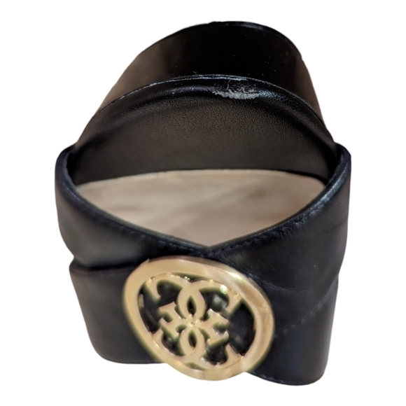 Guess women's chunky platform heel sandals with gold-tone accents, size 6.5 - Picture 11 of 14